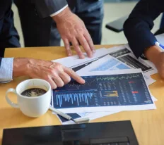 Over The Solution Work Financial  Of Provided Company. - 东升国际